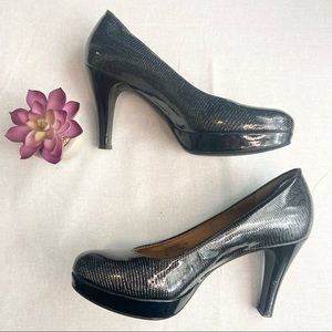 Nurture Black and Gold Pinstripe Leather Heels 7 1/2